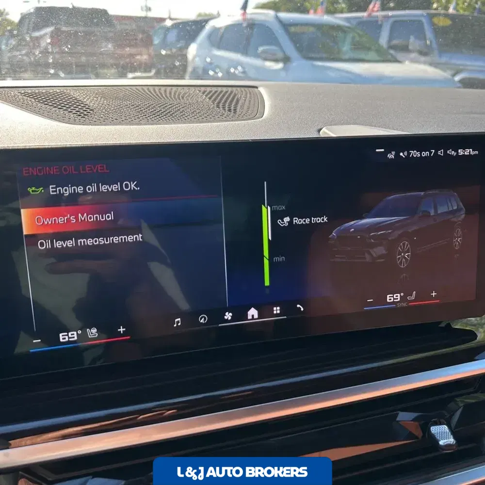 2025 BMW X7 M60i