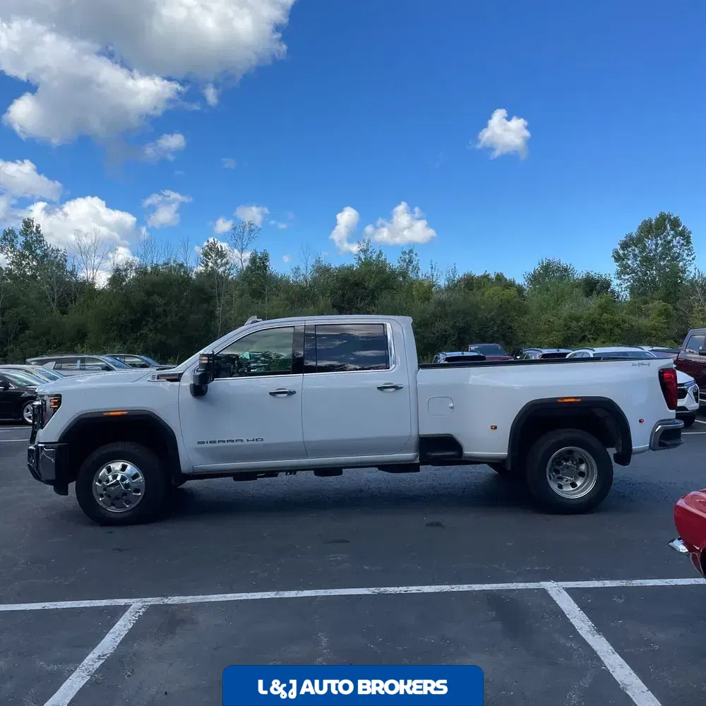 2024 GMC Sierra 3500 SLT