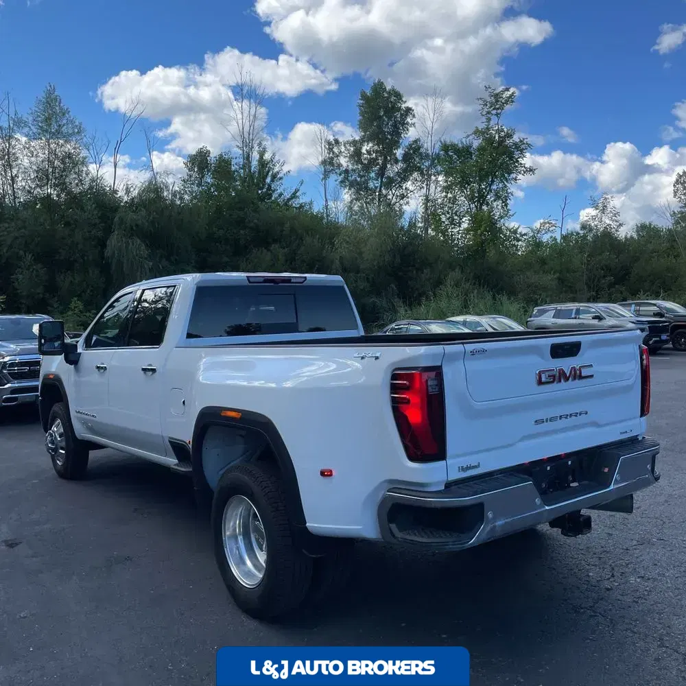 2024 GMC Sierra 3500 SLT