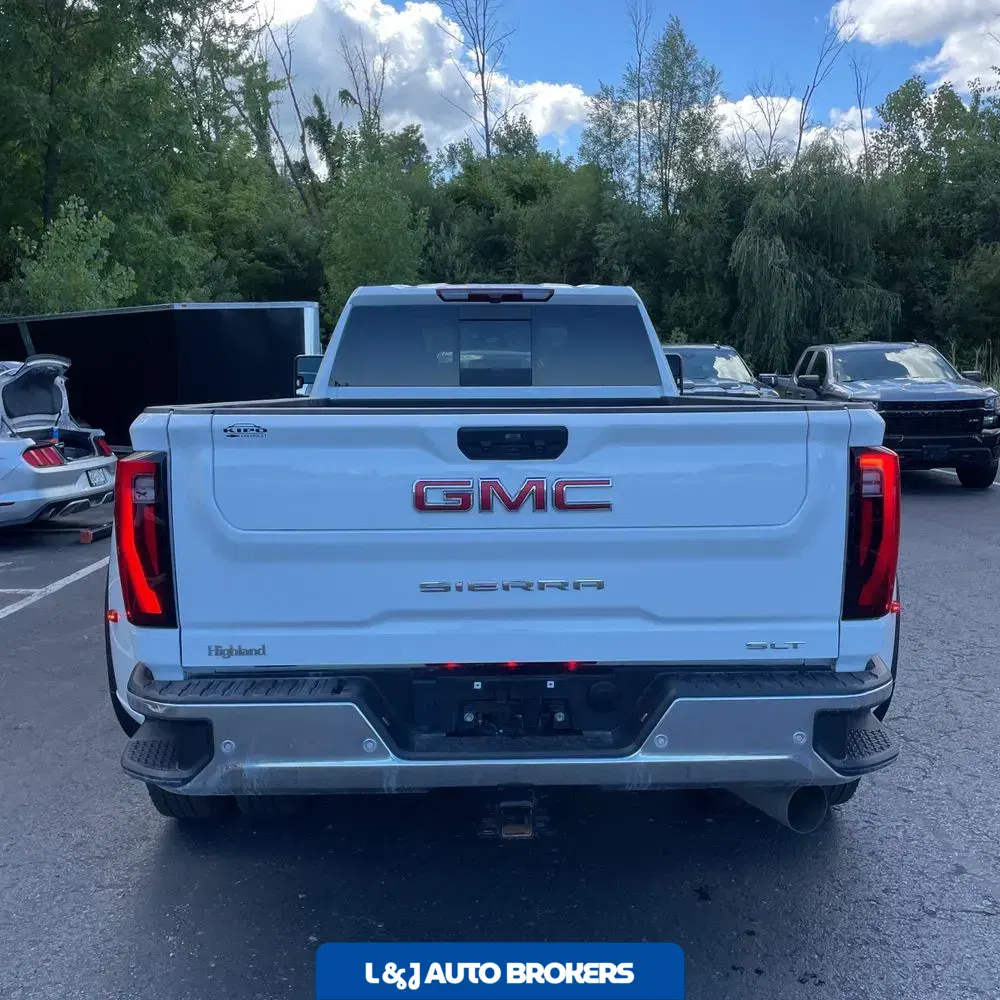 2024 GMC Sierra 3500 SLT
