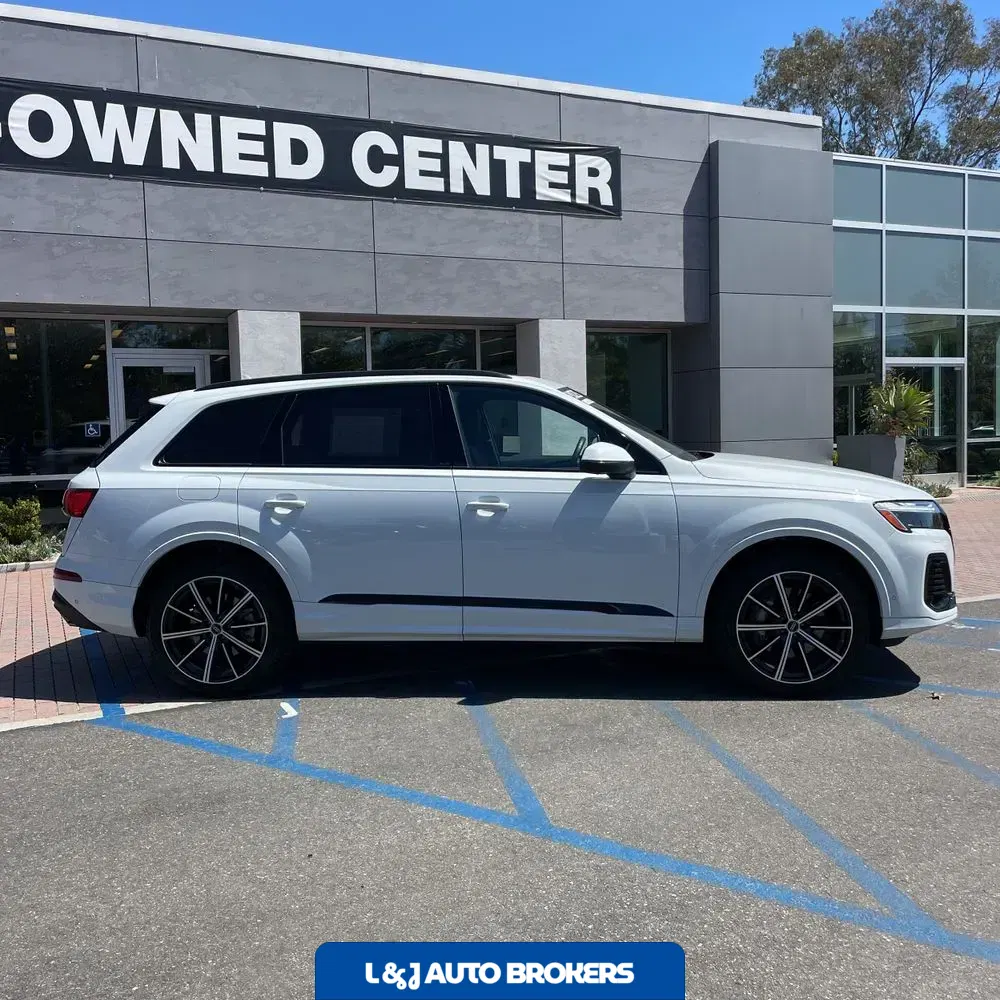 2025 Audi Q7 Premium Plus 45