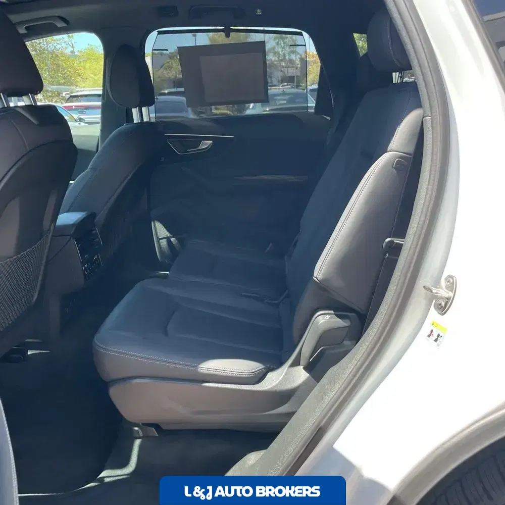 2025 Audi Q7 Premium Plus 45