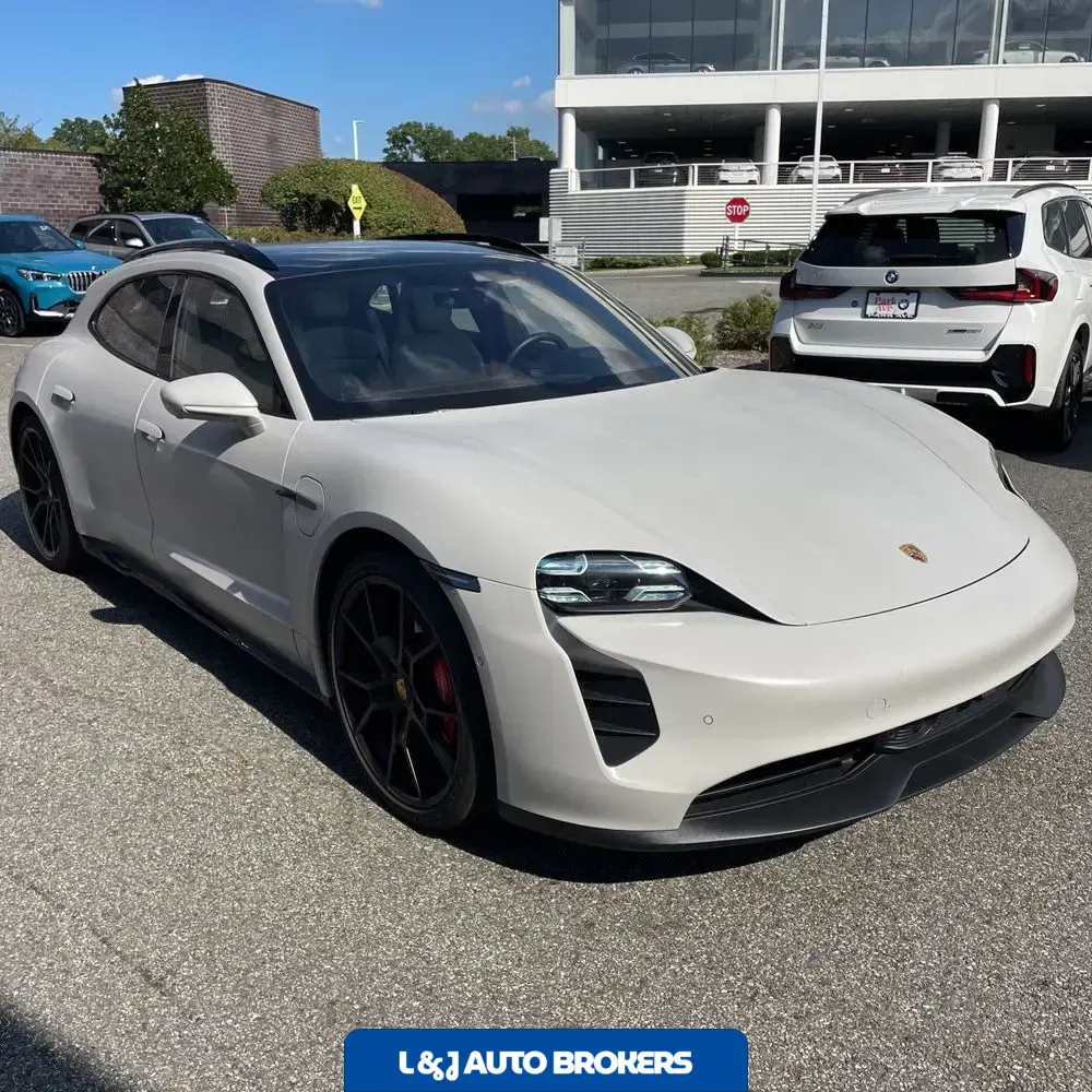 2024 Porsche Taycan GTS Sport Turismo
