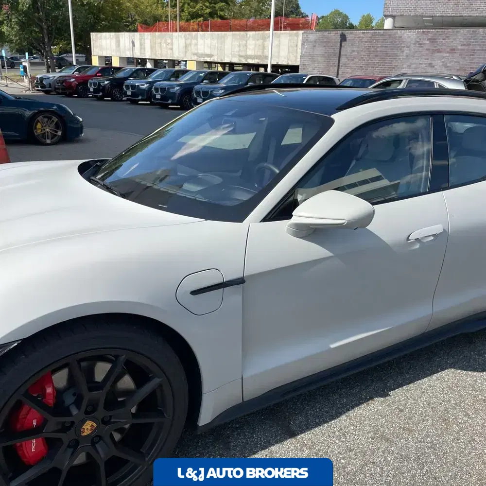 2024 Porsche Taycan GTS Sport Turismo