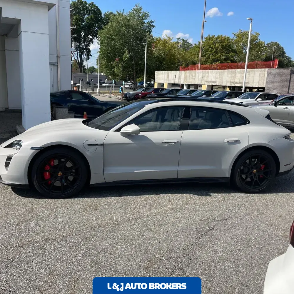 2024 Porsche Taycan GTS Sport Turismo