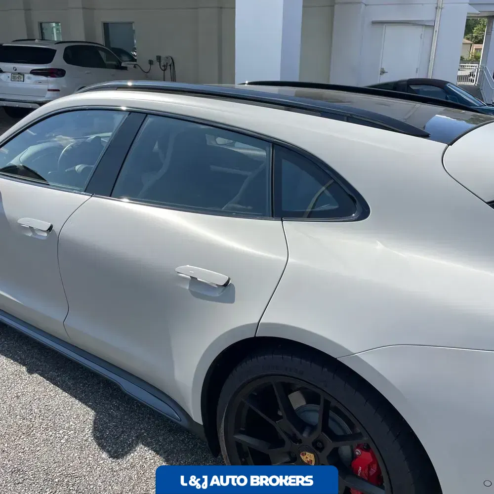 2024 Porsche Taycan GTS Sport Turismo
