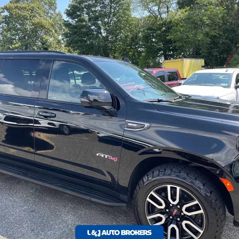 2022 GMC Yukon XL AT4