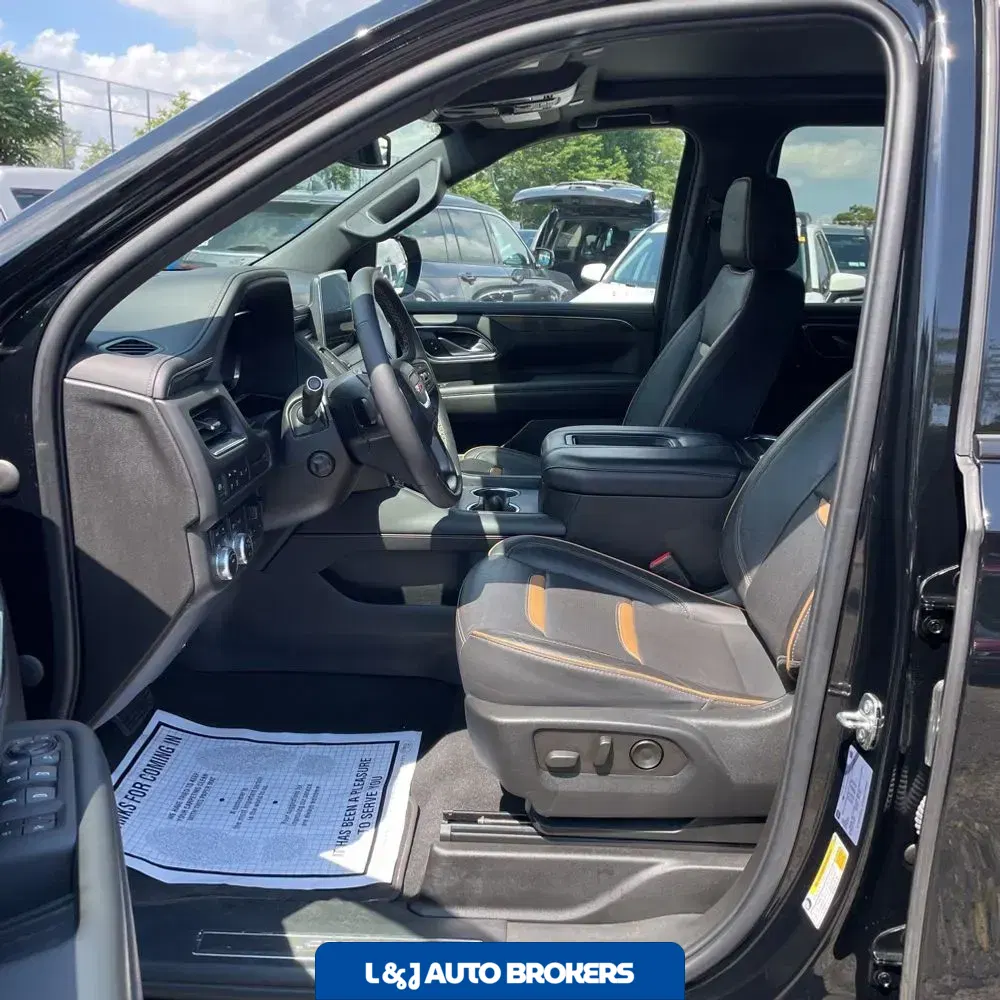 2022 GMC Yukon XL AT4