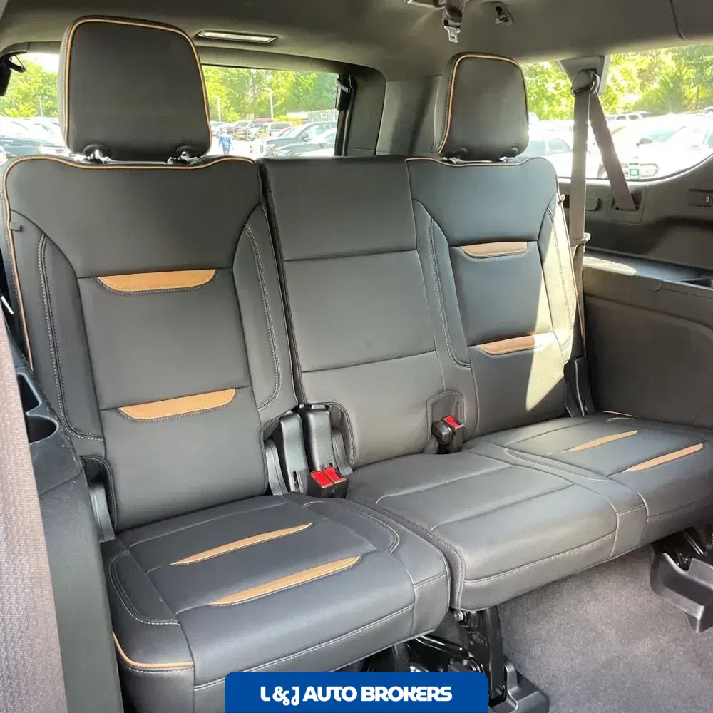 2022 GMC Yukon XL AT4