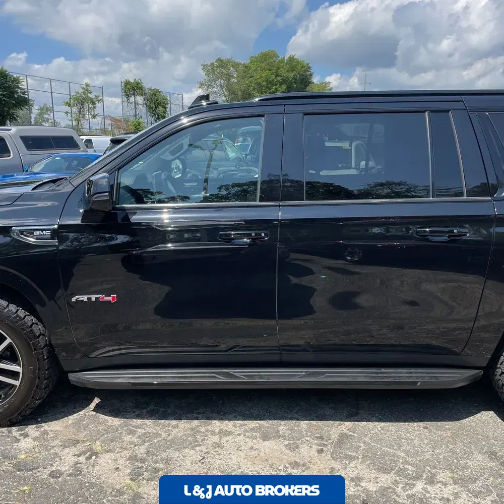 2022 GMC Yukon XL AT4