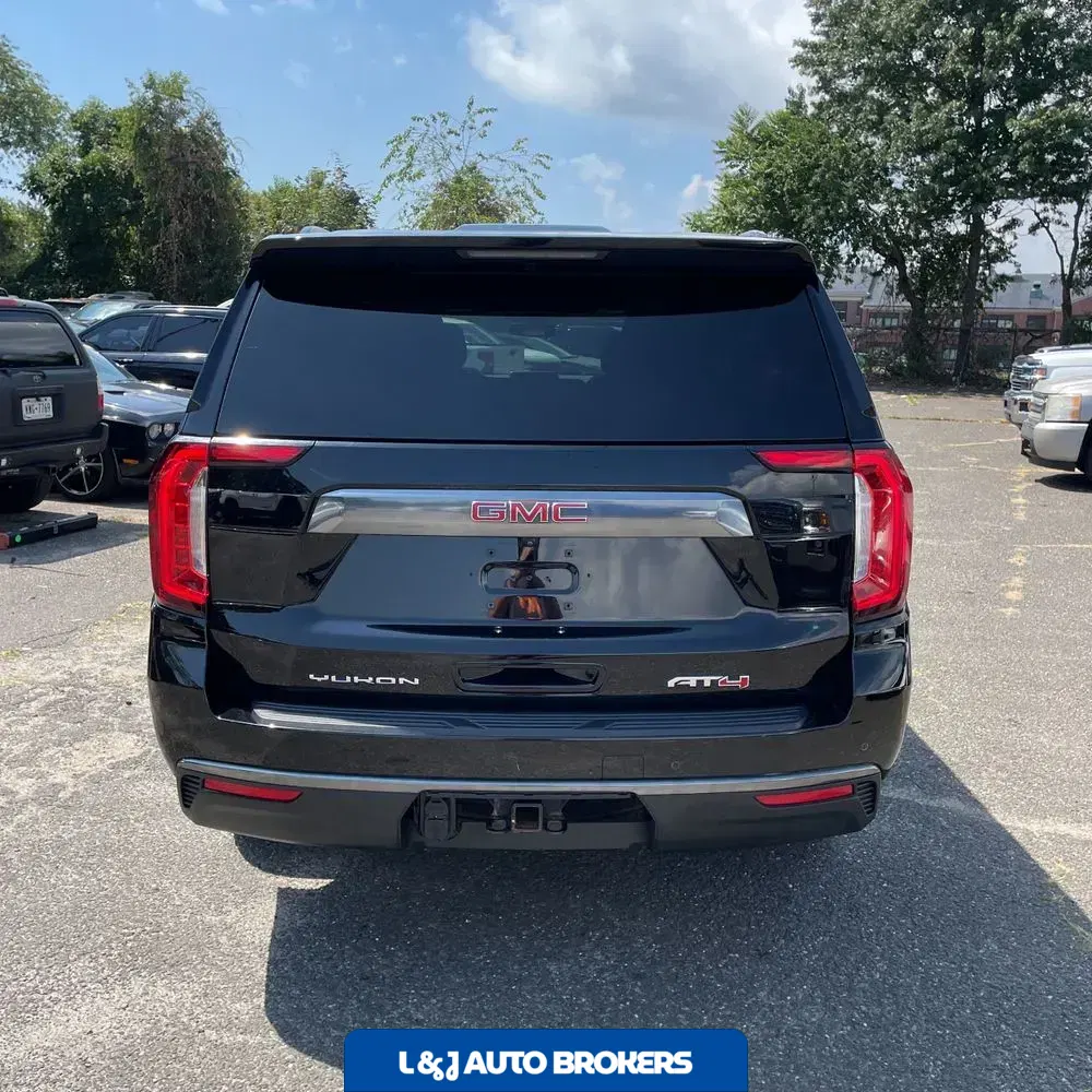 2022 GMC Yukon XL AT4