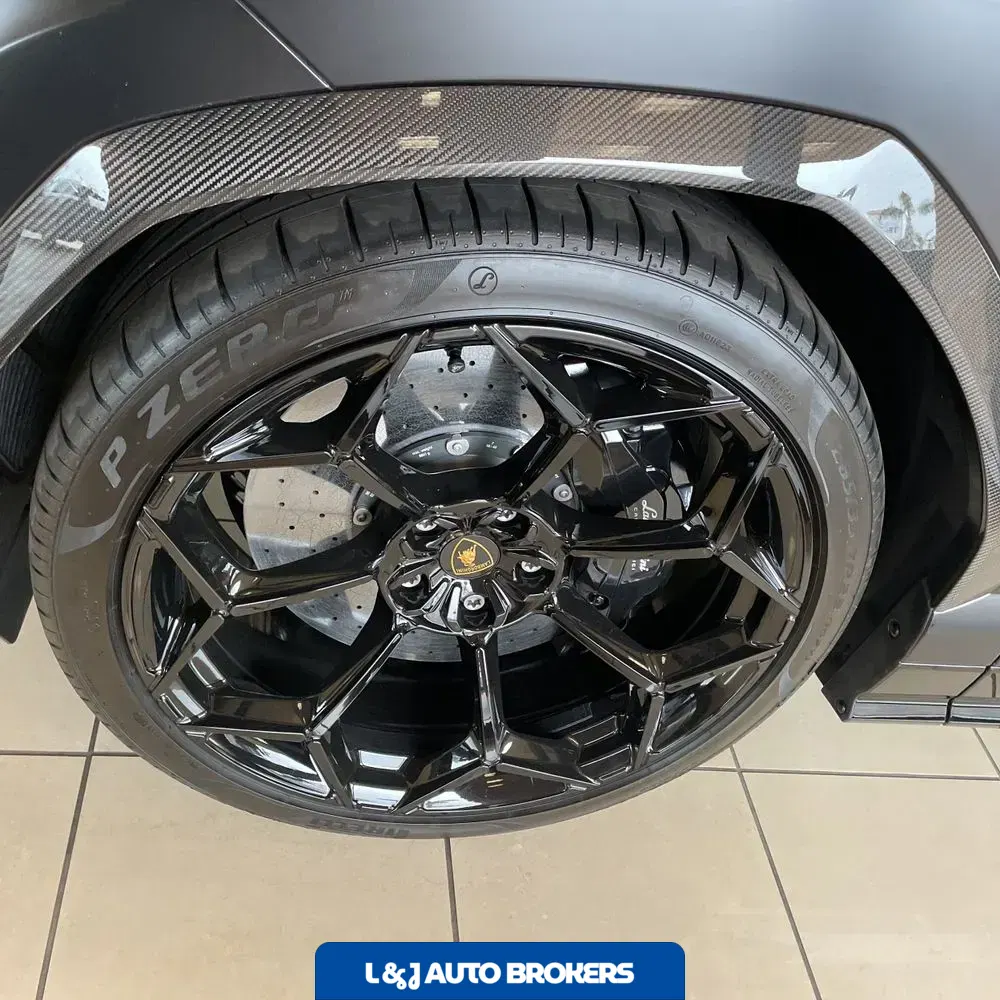 2024 Lamborghini Urus Performante