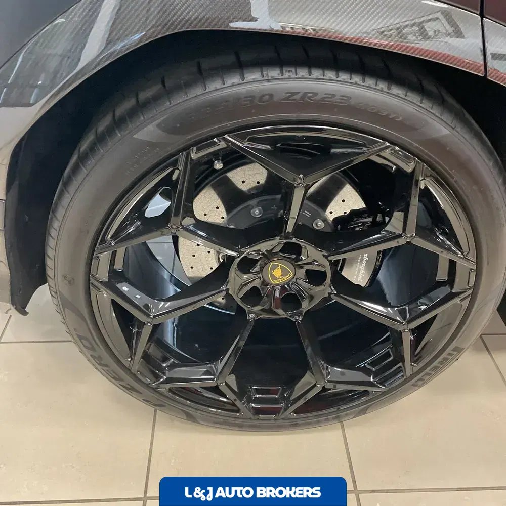 2024 Lamborghini Urus Performante