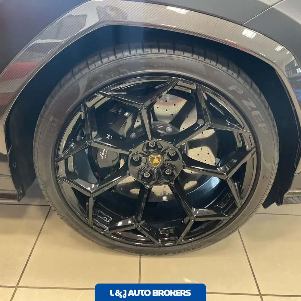 2024 Lamborghini Urus Performante