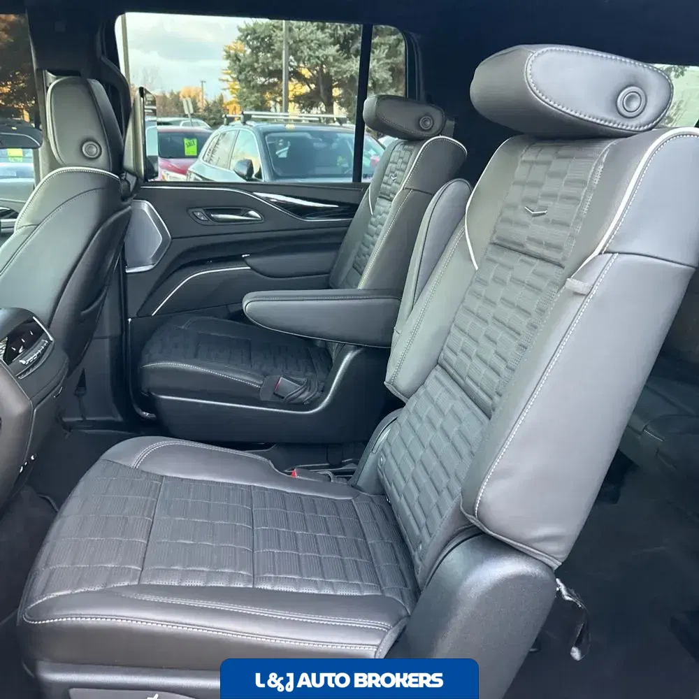 2024 Cadillac Escalade-V ESV Base