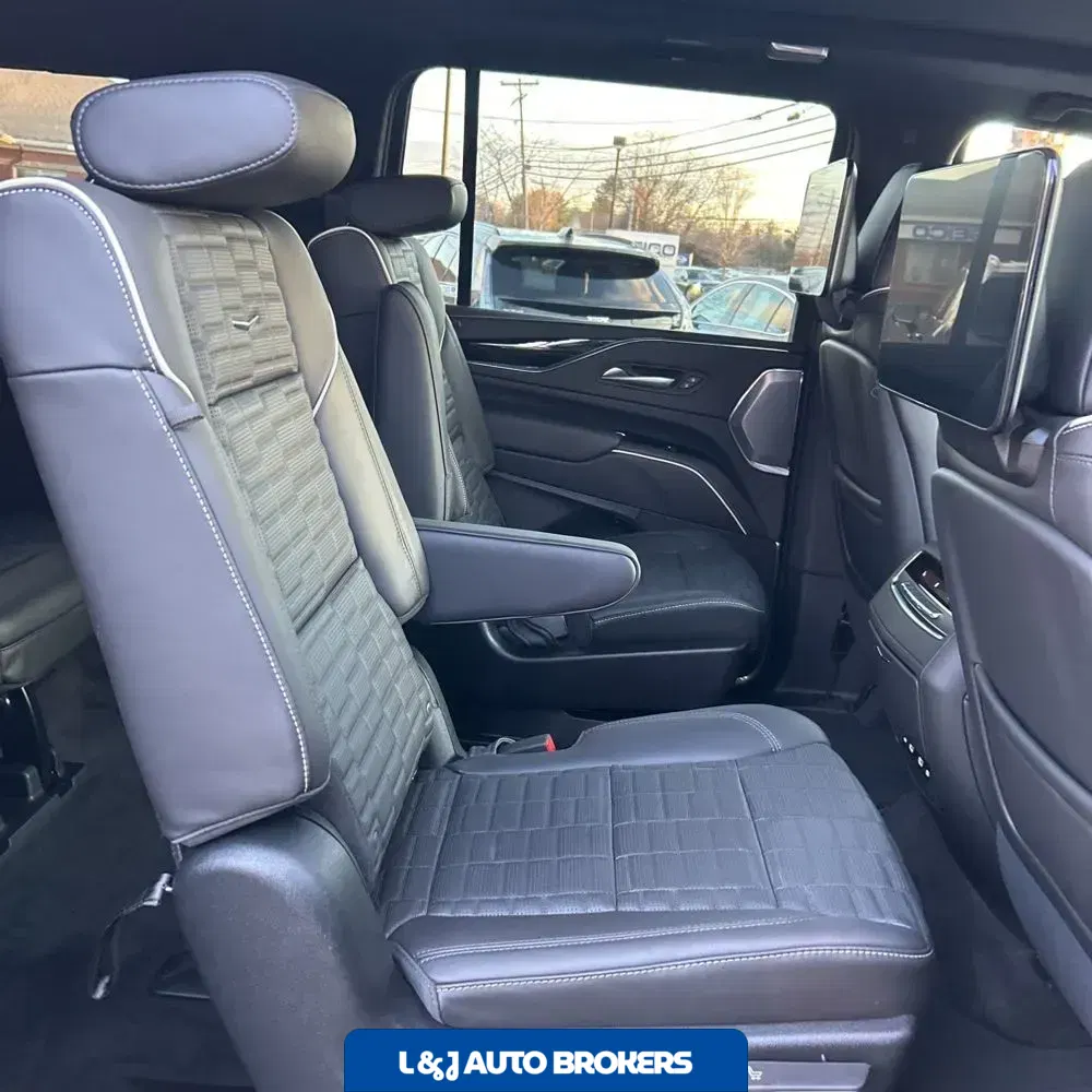 2024 Cadillac Escalade-V ESV Base