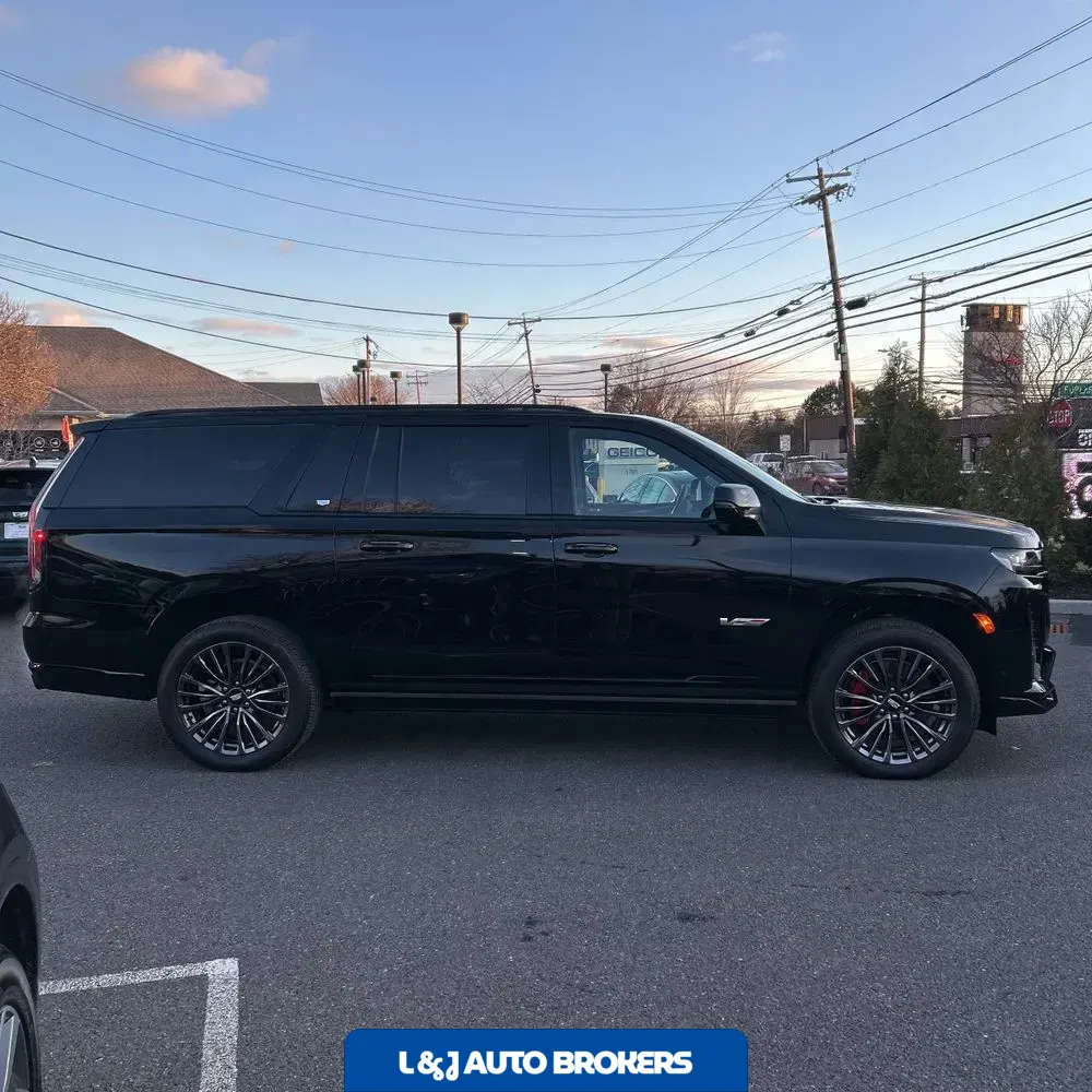 2024 Cadillac Escalade-V ESV Base