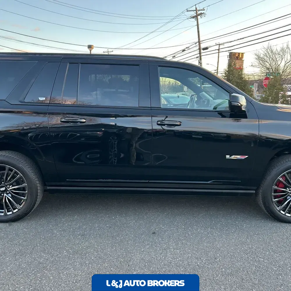 2024 Cadillac Escalade-V ESV Base