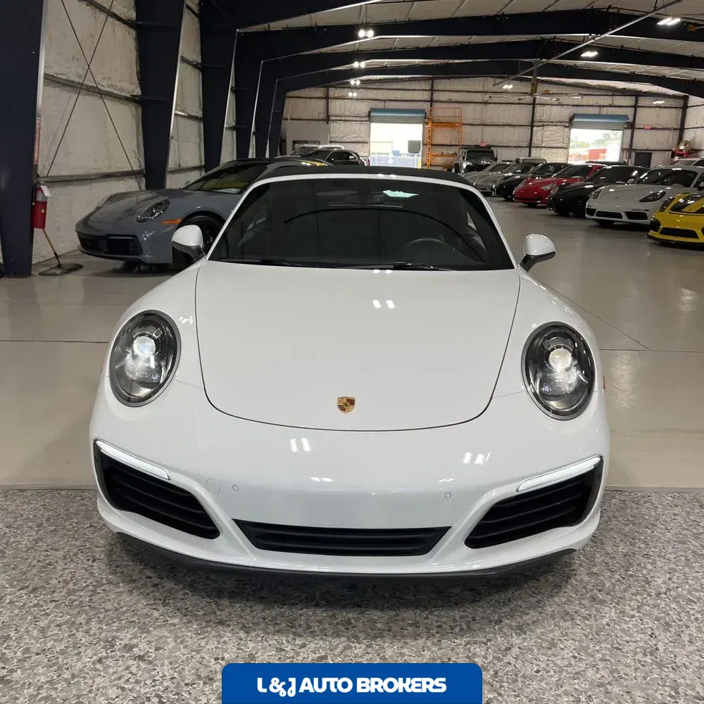 2018 Porsche 911 Carrera