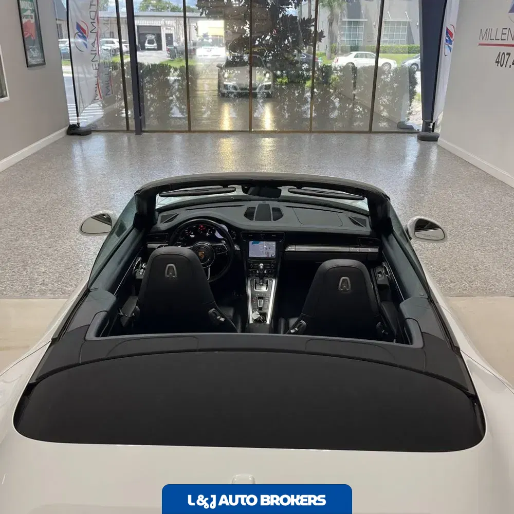 2018 Porsche 911 Carrera