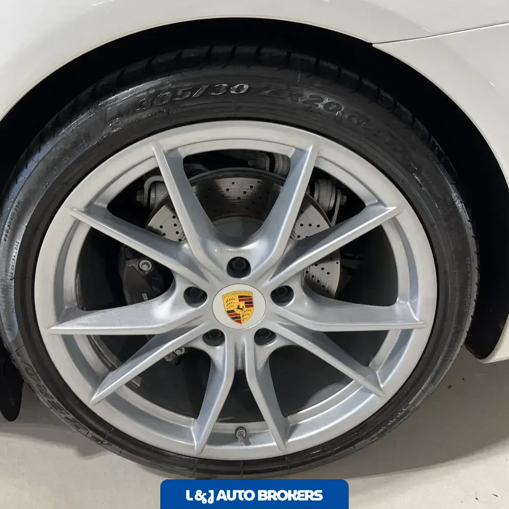 2018 Porsche 911 Carrera