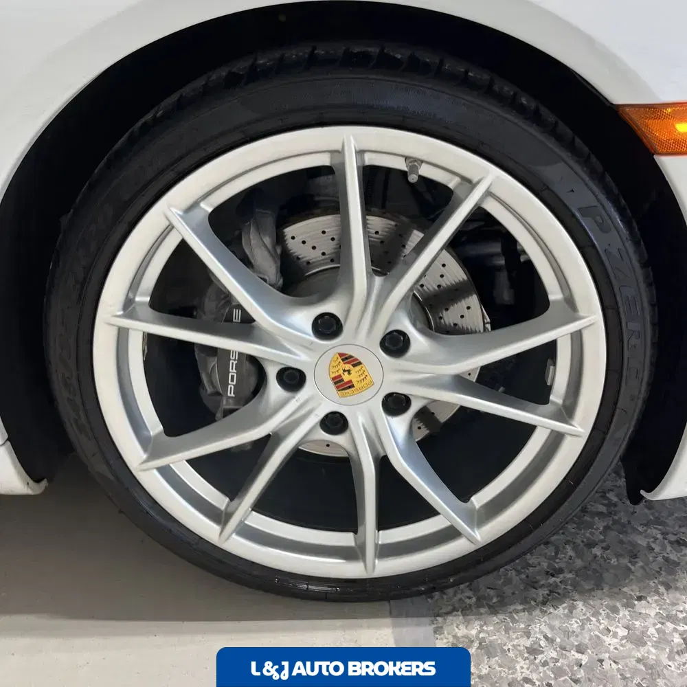 2018 Porsche 911 Carrera