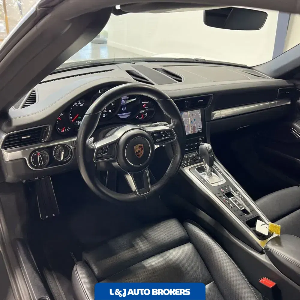 2018 Porsche 911 Carrera