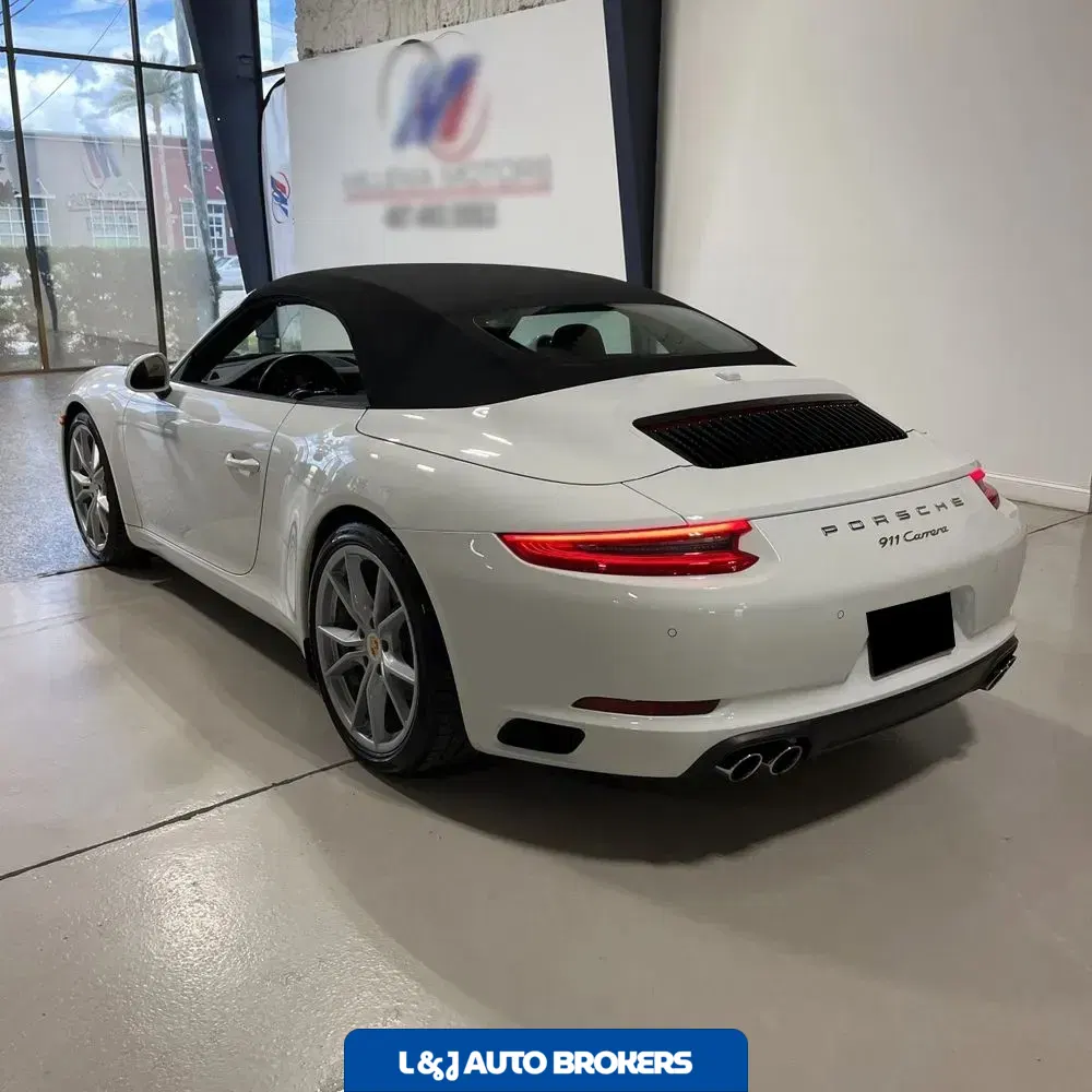 2018 Porsche 911 Carrera