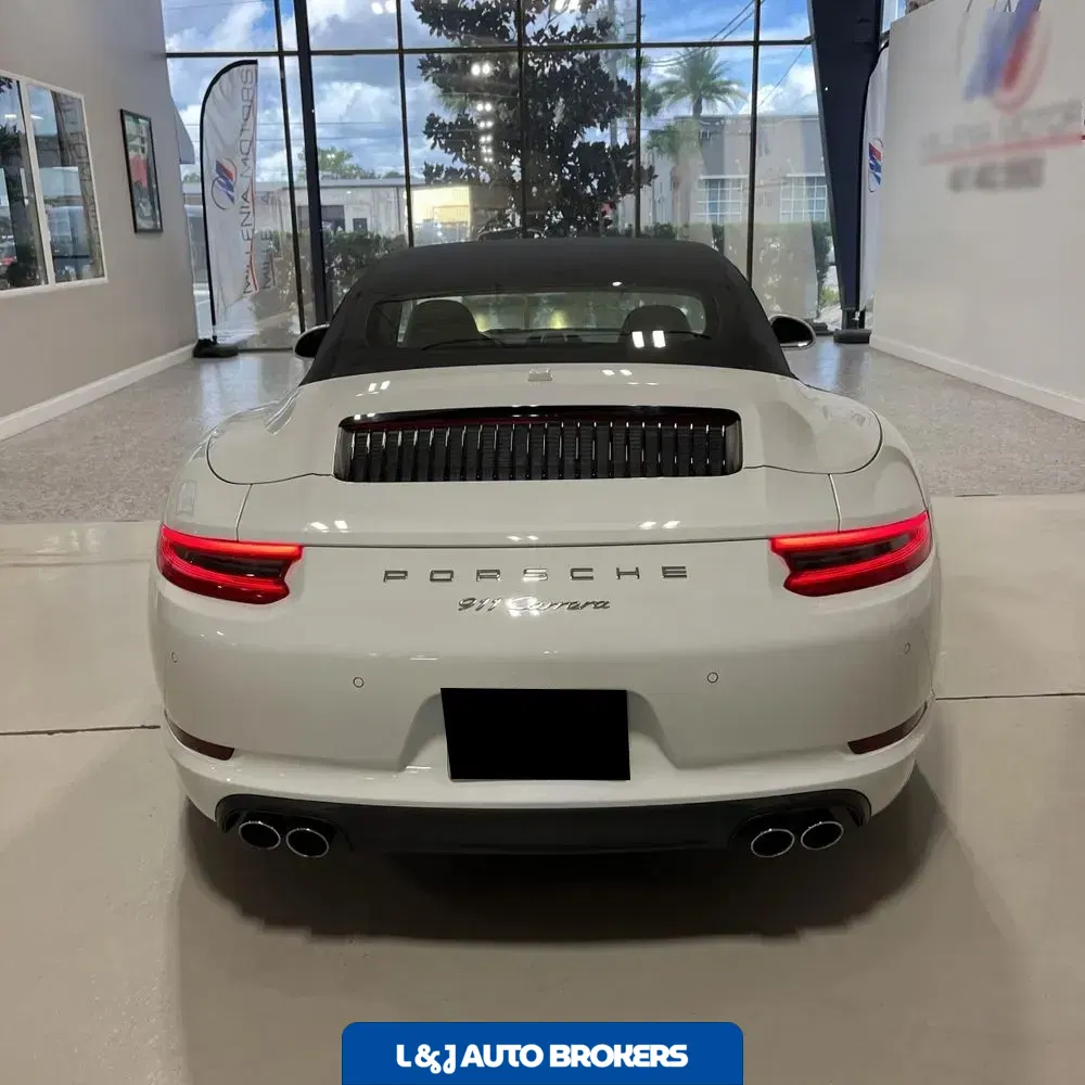 2018 Porsche 911 Carrera