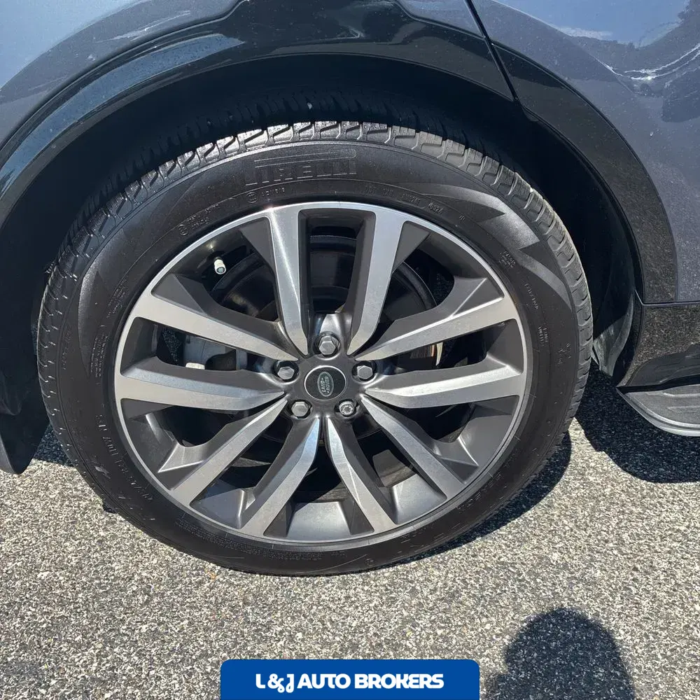 2024 Land Rover Discovery Dynamic SE P300