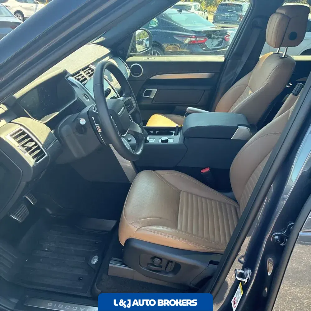 2024 Land Rover Discovery Dynamic SE P300