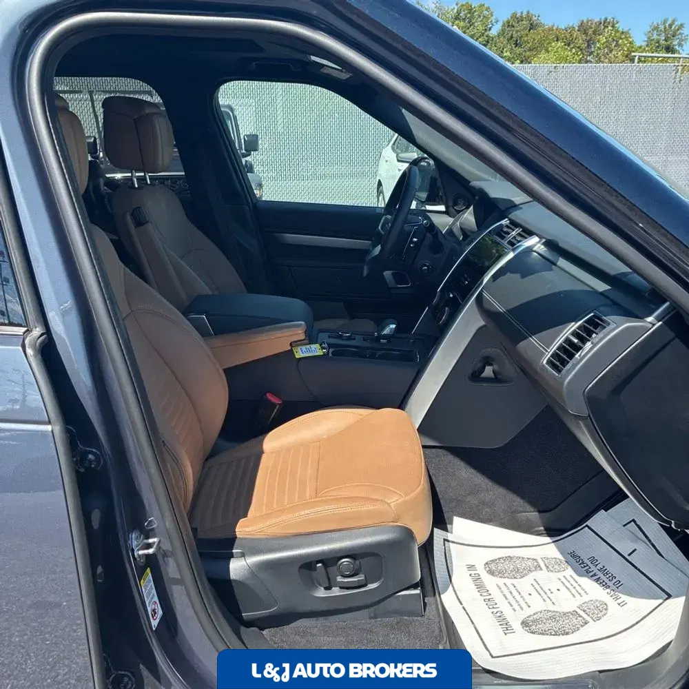 2024 Land Rover Discovery Dynamic SE P300
