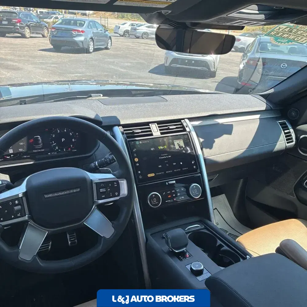 2024 Land Rover Discovery Dynamic SE P300