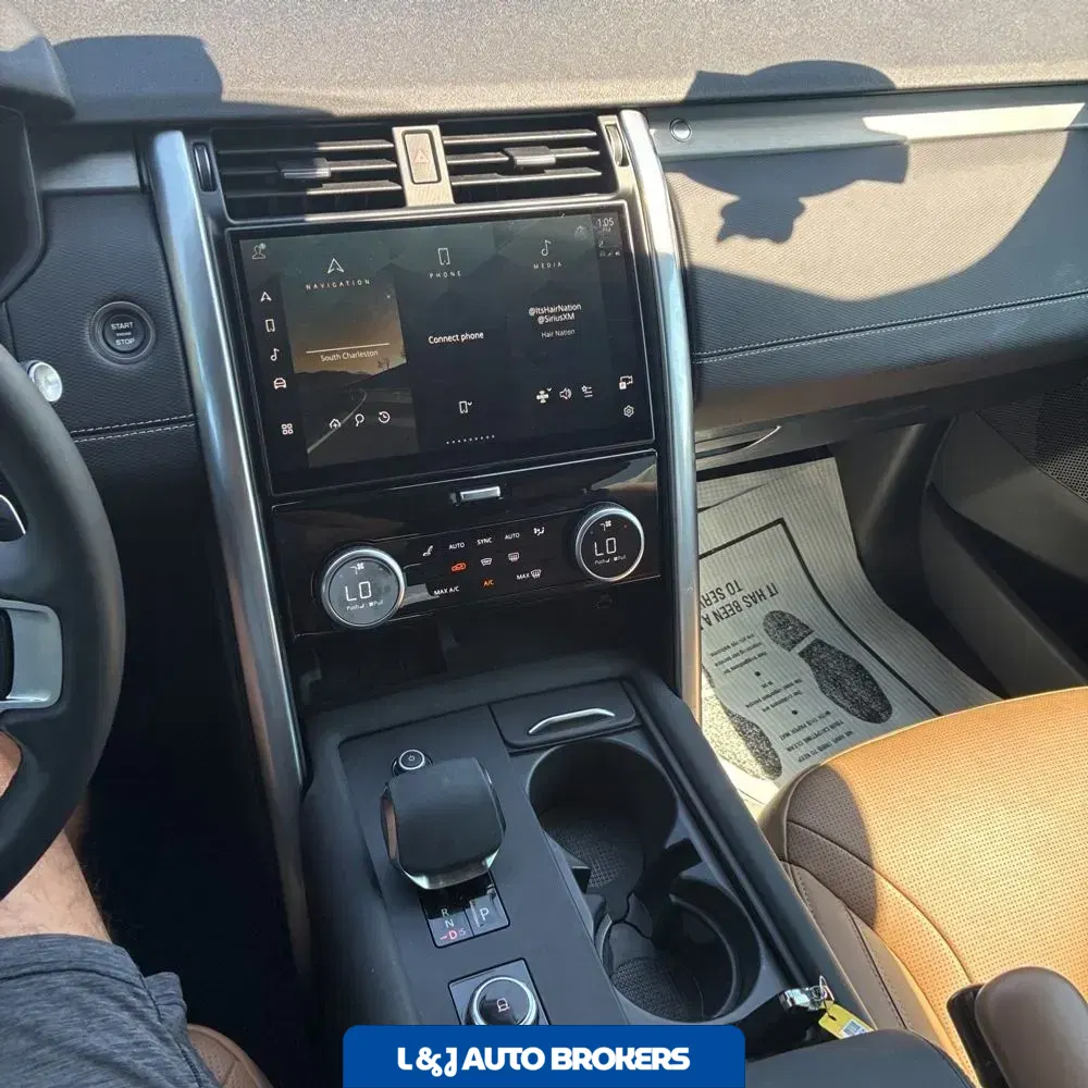 2024 Land Rover Discovery Dynamic SE P300