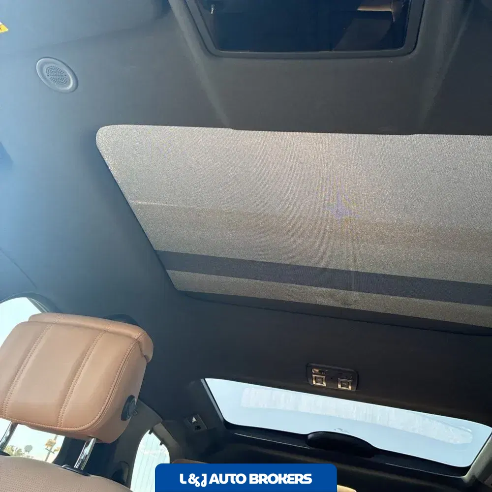 2024 Land Rover Discovery Dynamic SE P300
