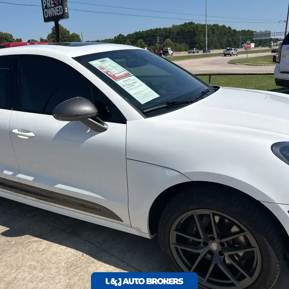 2024 Porsche Macan Base