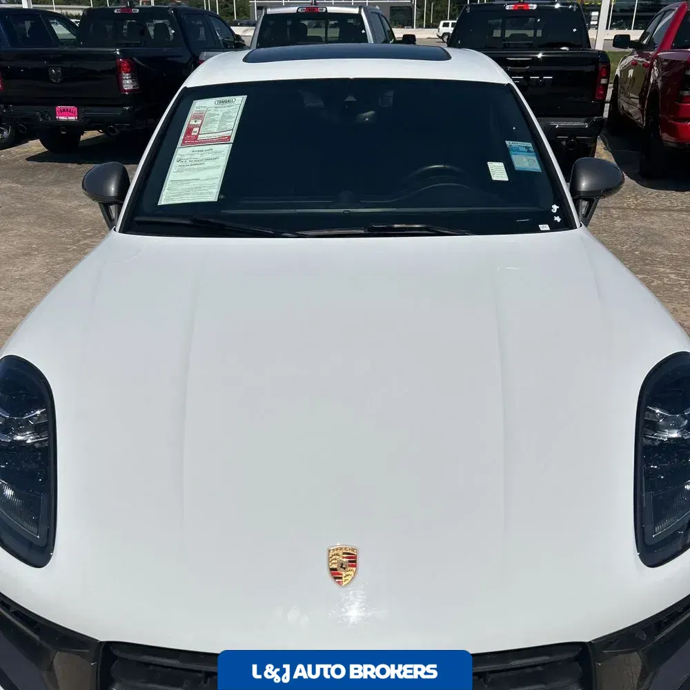 2024 Porsche Macan Base