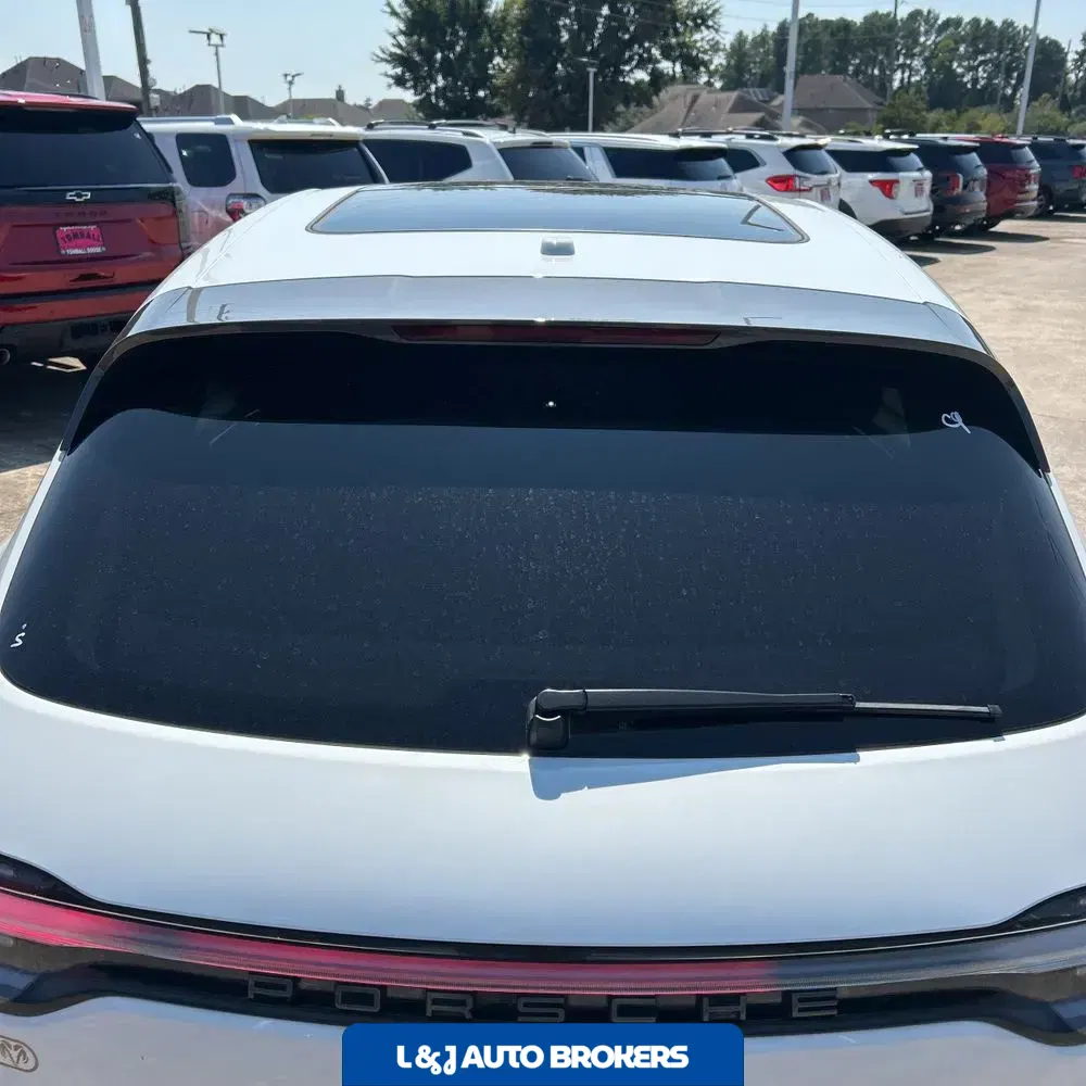 2024 Porsche Macan Base