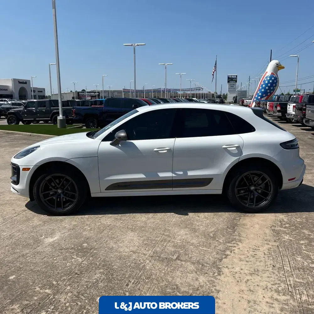 2024 Porsche Macan Base
