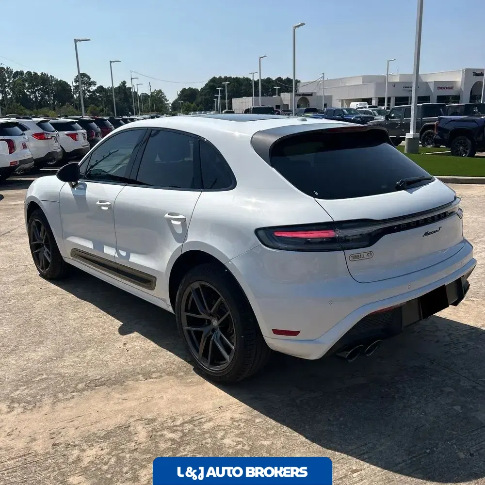 2024 Porsche Macan Base