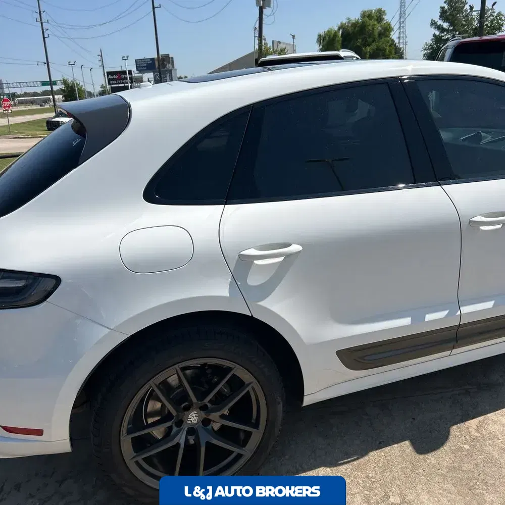 2024 Porsche Macan Base