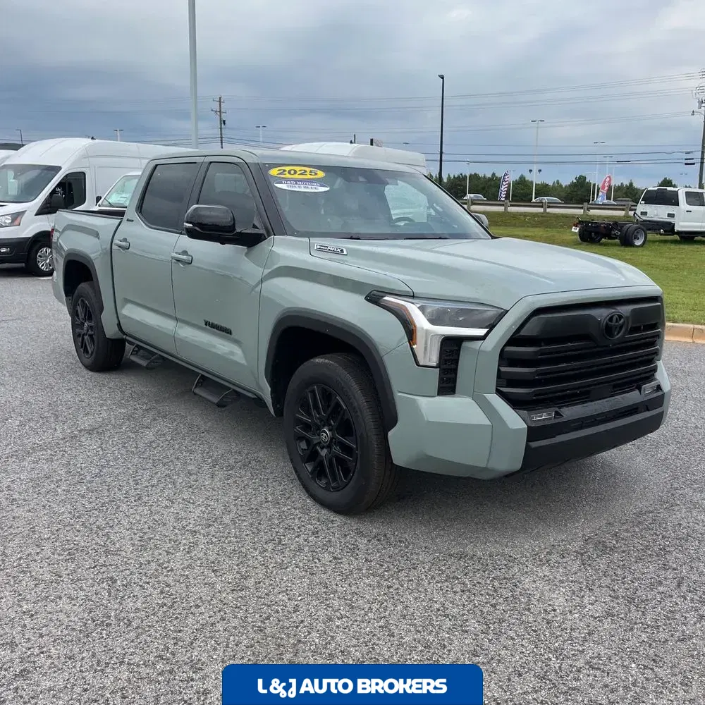 2025 Toyota Tundra Limited HV