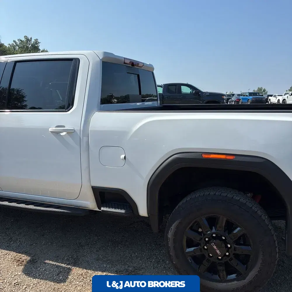 2025 GMC Sierra 2500 AT4