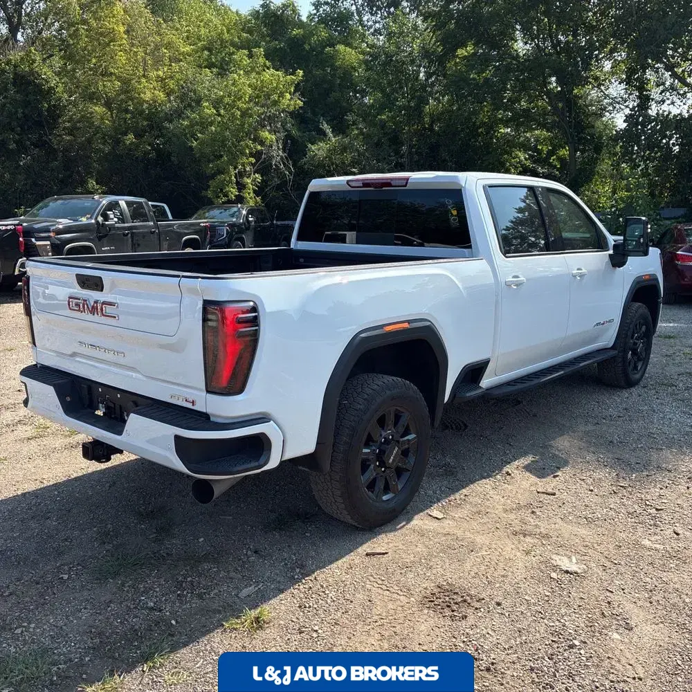 2025 GMC Sierra 2500 AT4