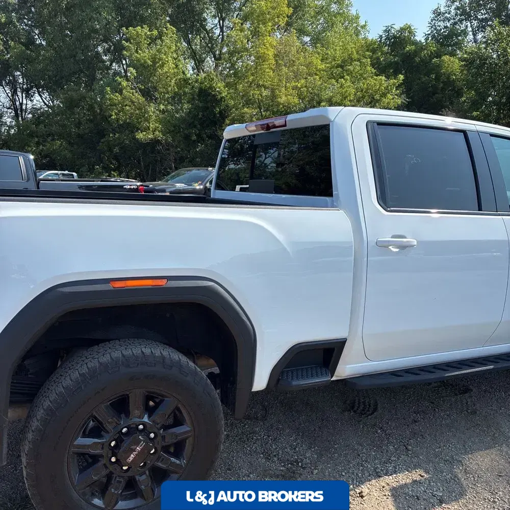2025 GMC Sierra 2500 AT4