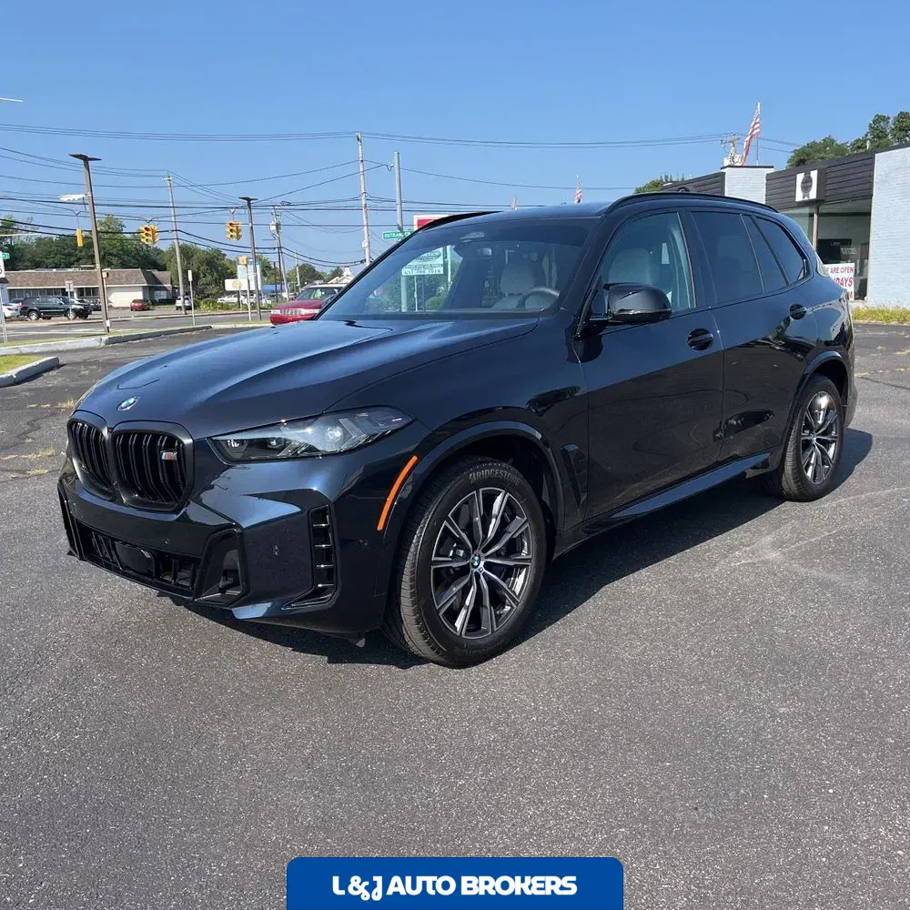 2025 BMW X5 M60i