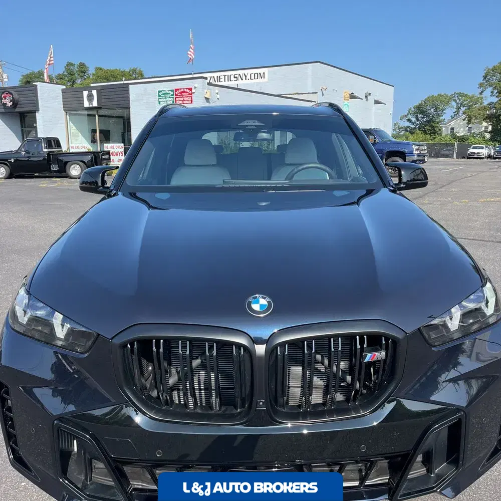 2025 BMW X5 M60i
