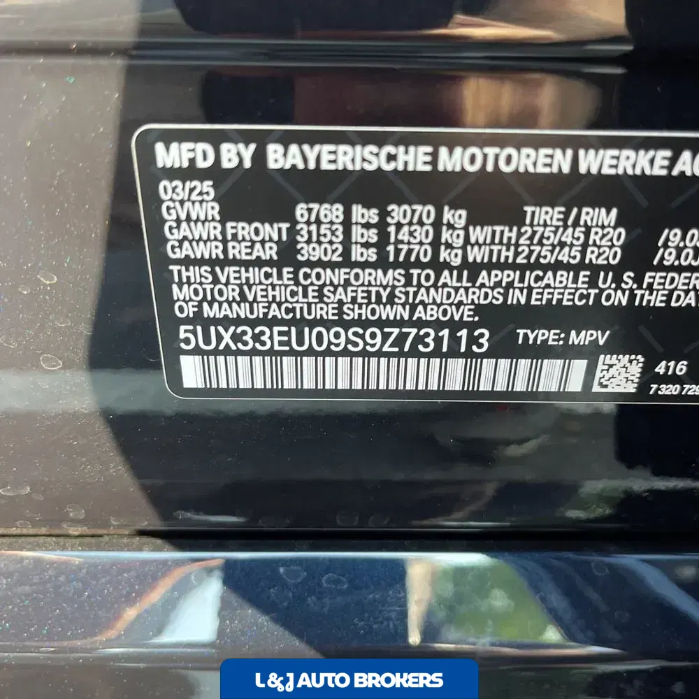 2025 BMW X5 M60i