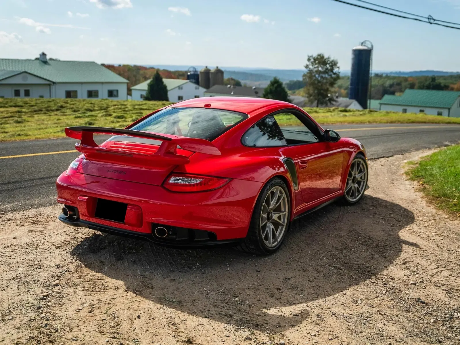 4k-Mile 2011 Porsche 911 GT2 RS
