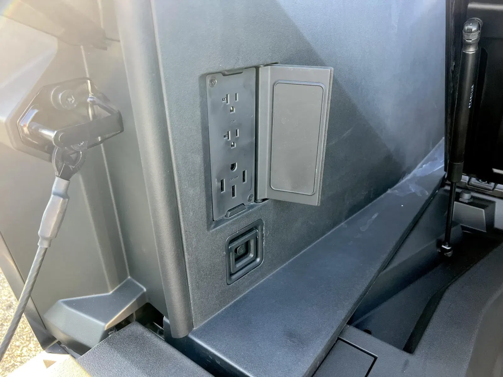 2024 Tesla Cybertruck AWD Foundation Series